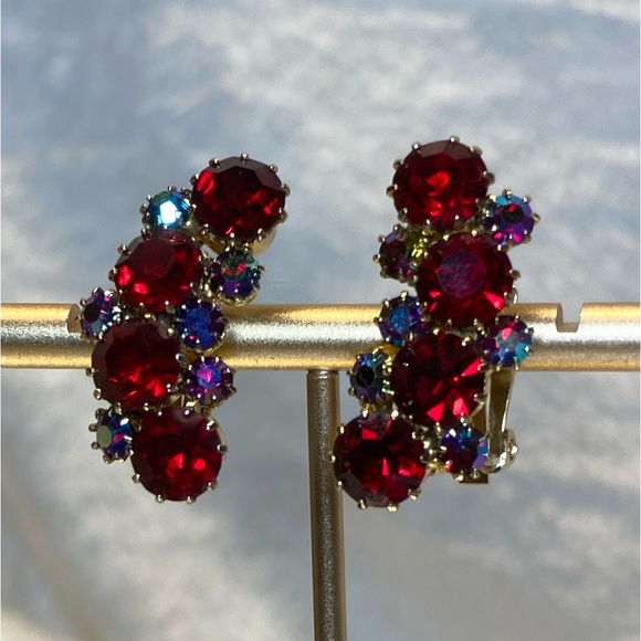 RARE Vintage Kramer New York Red Rhinestone AB Climbing Earring’s - Picture 4 of 8